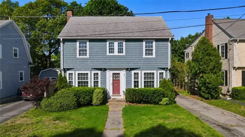 12 Fairview Ave, Lincoln, RI 02865