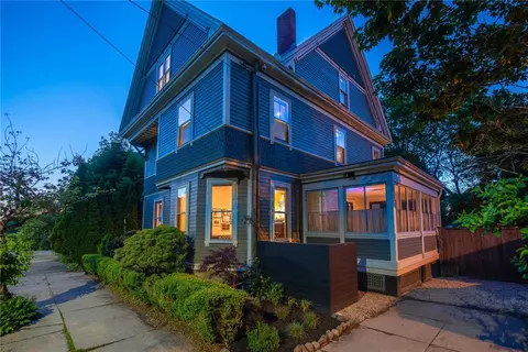 66 Halsey St, Providence, RI 02906
