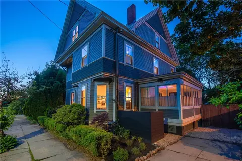 66 Halsey St, Providence, RI 02906