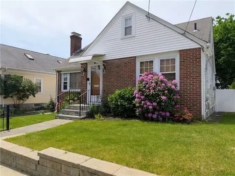 326 Sharon St, Providence, RI 02908