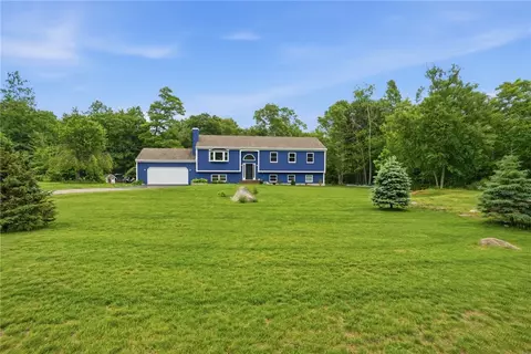 7 Fox Ridge Dr, Richmond, RI 02898