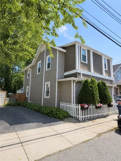 57 Gould St, Newport, RI 02840