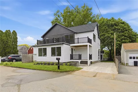 42 Orchard Ave, Barrington, RI 02806