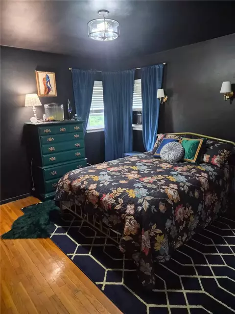 Bedroom - 88 Glenbrook Rd, Warwick, RI 02889 photo 2 of 8