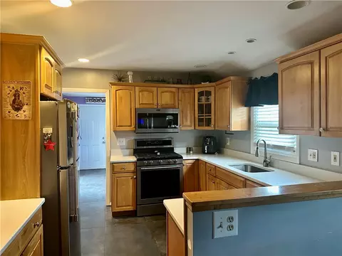 Kitchen - 88 Glenbrook Rd, Warwick, RI 02889 photo 4 of 4