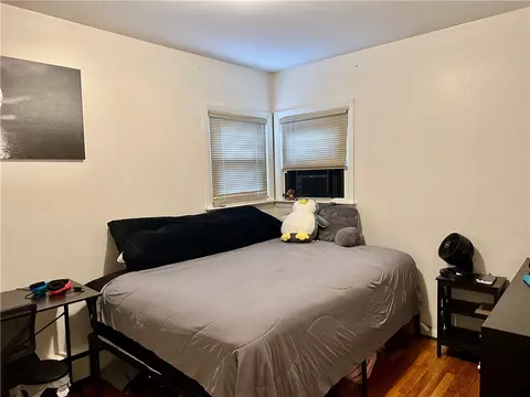 Bedroom - 88 Glenbrook Rd, Warwick, RI 02889 photo 3 of 8