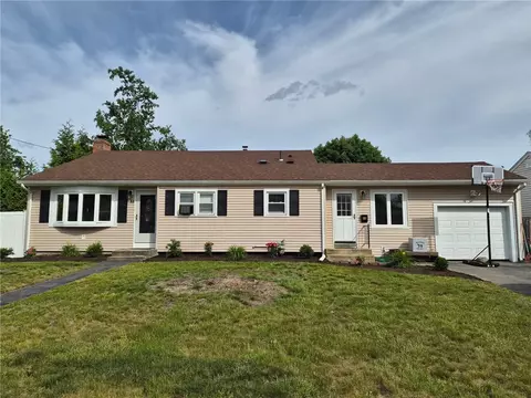 88 Glenbrook Rd, Warwick, RI 02889