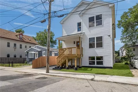 129 Briggs St, Providence, RI 02905