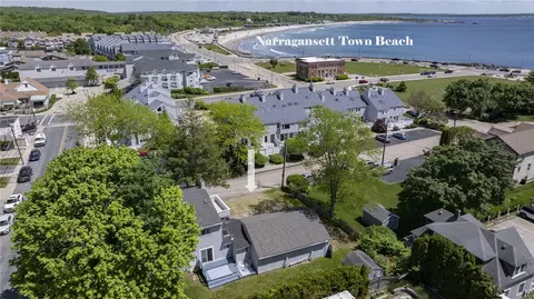 16 Courtway St, Narragansett, RI 02882