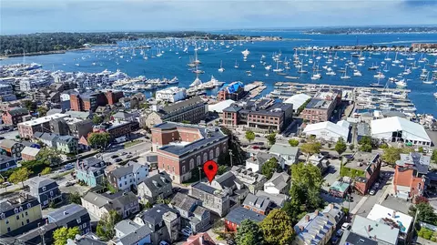26 Franklin St, Newport, RI 02840