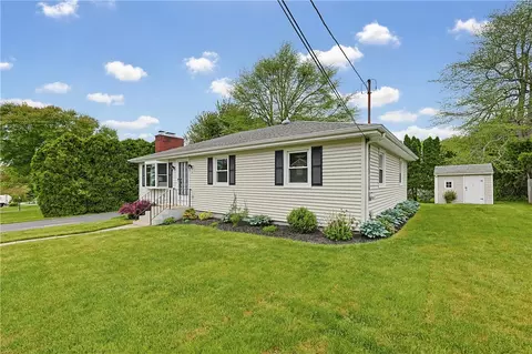 3 King St, Bristol, RI 02809