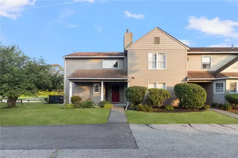 58 Needle Grove Pt #D, North Providence, RI 02904