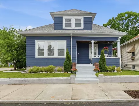 111 Anderton Ave, Pawtucket, RI 02860
