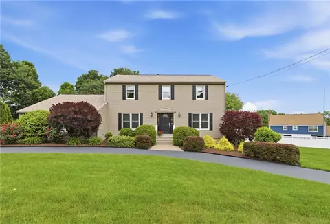 4 High Ridge Dr, Lincoln, RI 02865