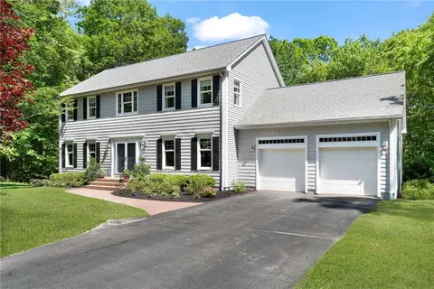31 Parsons Ln, West Kingston, RI 02892