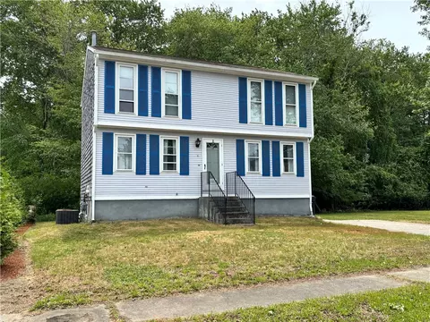 4 Wicks Ct, Warwick, RI 02886