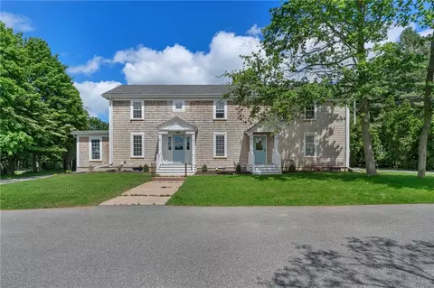 81 Bristol Ferry Rd, Portsmouth, RI 02871