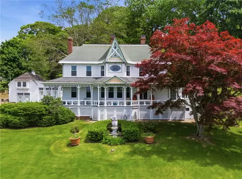 1660 Main Rd, Tiverton, RI 02878