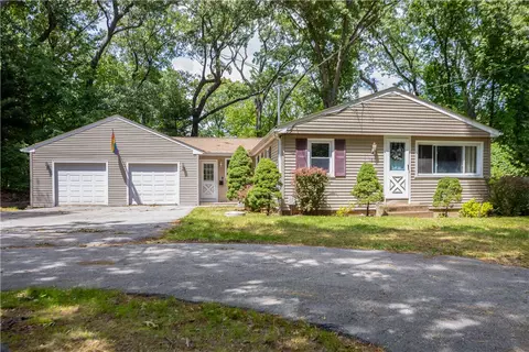 55 Marshall Ave, Warwick, RI 02886
