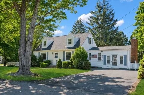 216 Riverside Ave, Warwick, RI 02889