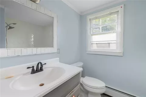 Bath - 145 Crane St, Warwick, RI 02889 photo 2 of 3