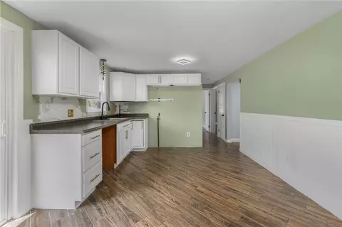 Entry Way - 145 Crane St, Warwick, RI 02889 photo 1 of 2