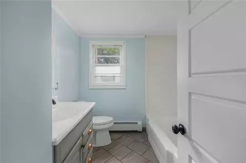Bath - 145 Crane St, Warwick, RI 02889 photo 1 of 3