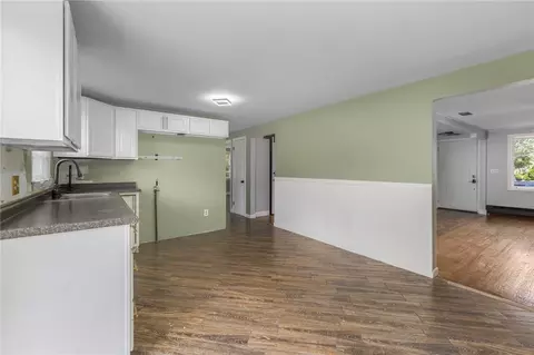 Entry Way - 145 Crane St, Warwick, RI 02889 photo 2 of 2