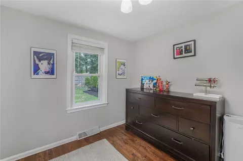 Bedroom - 143 Endicott Dr, Warwick, RI 02886 photo 4 of 5