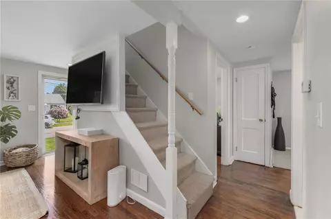 Entry Way - 143 Endicott Dr, Warwick, RI 02886 photo 4 of 4