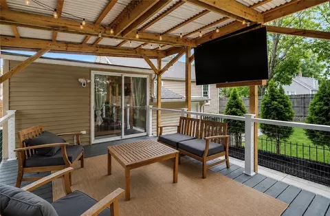 Exterior - 143 Endicott Dr, Warwick, RI 02886 photo 5 of 14
