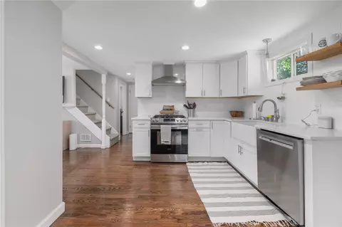 Kitchen - 143 Endicott Dr, Warwick, RI 02886 photo 2 of 2