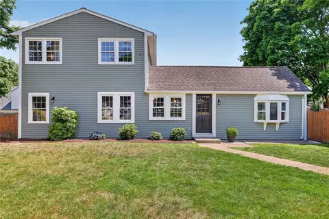 52 Pleasant View Rd, Warwick, RI 02888
