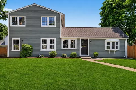 52 Pleasant View Rd, Warwick, RI 02888