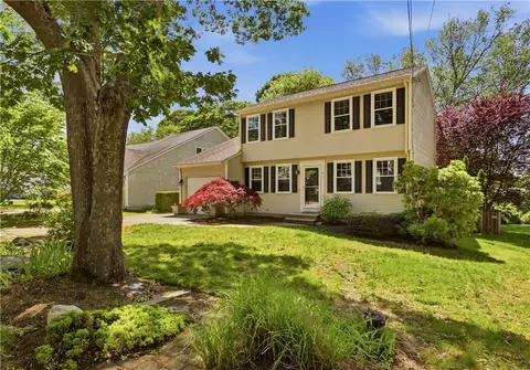431 Sampan Ave, Jamestown, RI 02835