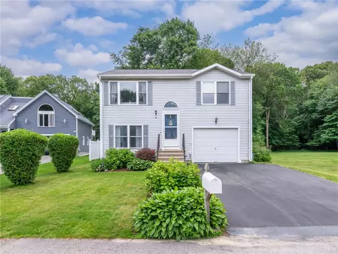 75 Canning St, Cumberland, RI 02864