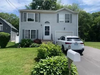 75 Canning St, Cumberland, RI 02864