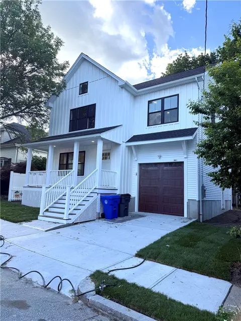 95 Farm St, Providence, RI 02908