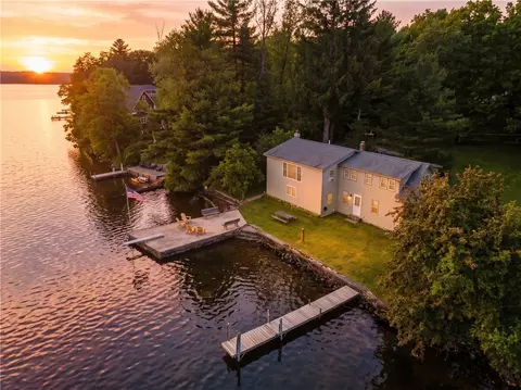 585 Reservoir Rd, Pascoag, RI 02859