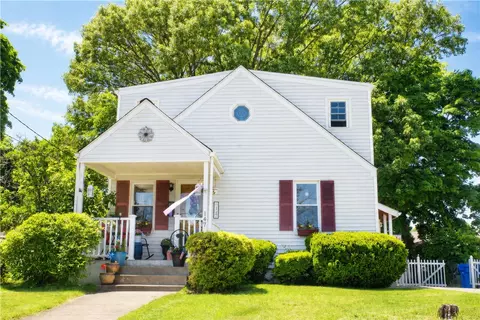 147 Pawtuxet Ter, West Warwick, RI 02893