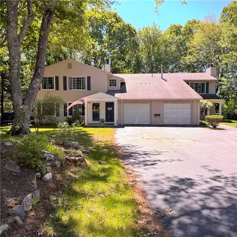 17 Eagle Run #D, East Greenwich, RI 02818