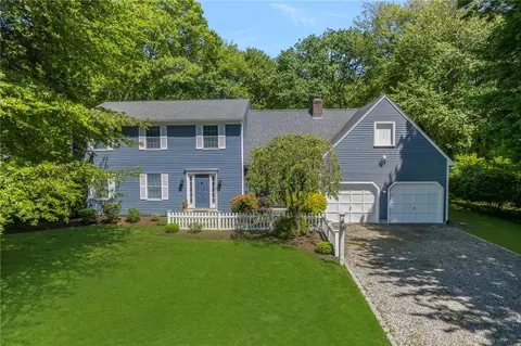 15 Secluded Dr, Narragansett, RI 02882
