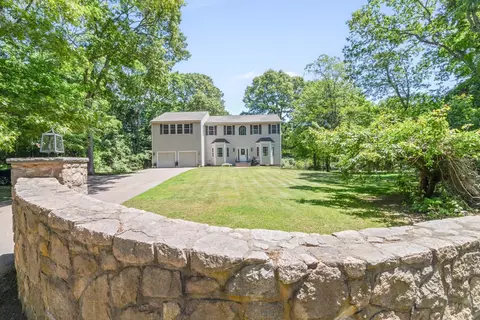 167 Winnapaug Rd, Westerly, RI 02891