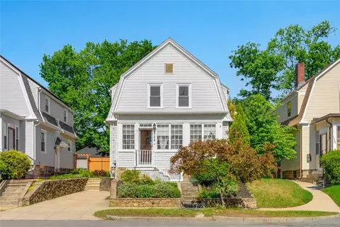 1058 Narragansett Blvd, Cranston, RI 02905