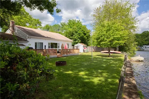 6 Birch Dr, Exeter, RI 02822