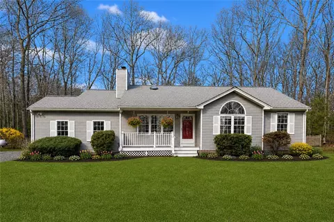 46 Stubble Brook Rd, West Greenwich, RI 02817