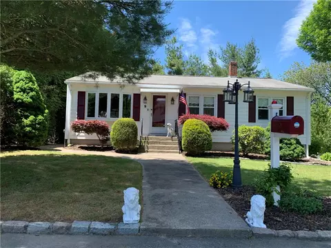 9 Pleasant Ave, North Providence, RI 02911