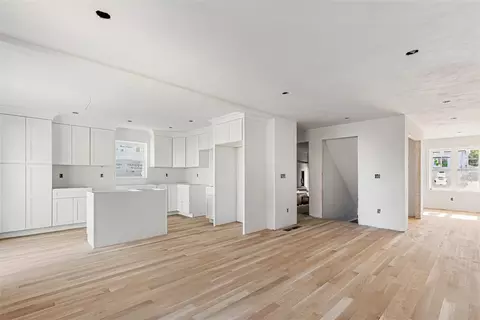7 Kinsman St, Cumberland, RI 02864
