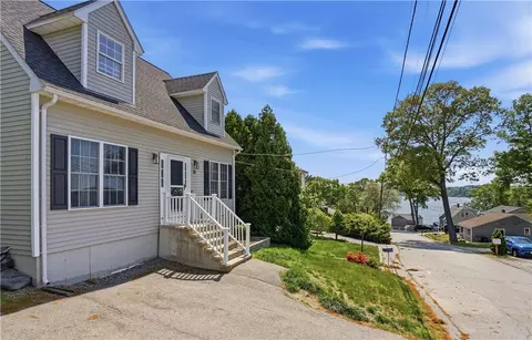 10 Darton St, Coventry, RI 02816