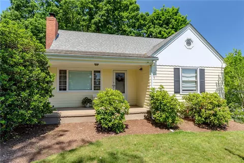 105 Borden Ave, Johnston, RI 02919